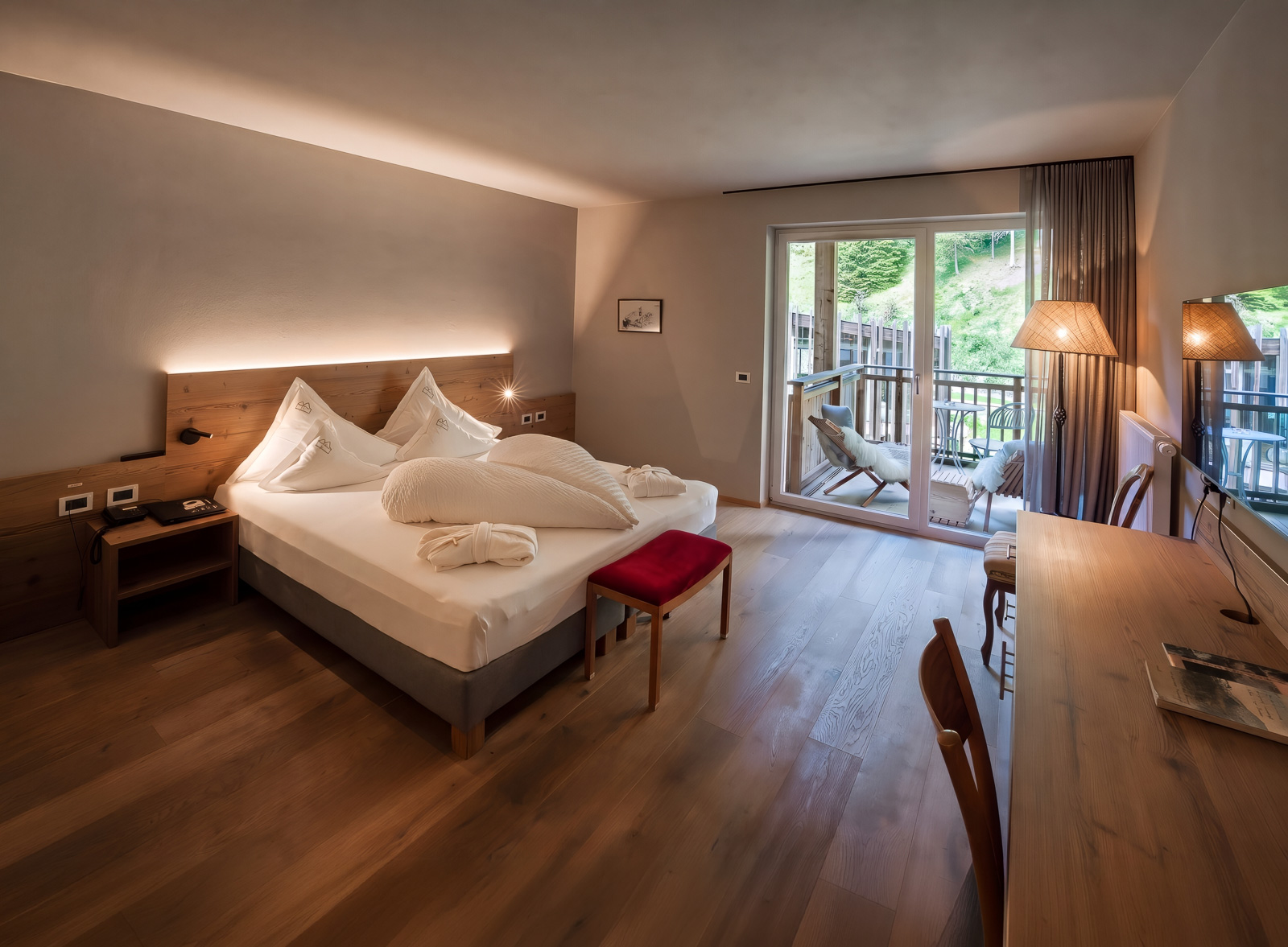 Discover Bad Ratzes: A Forested Escape Beneath South Tyrol's Most Legendary Peak 8 bad ratzes hotel room