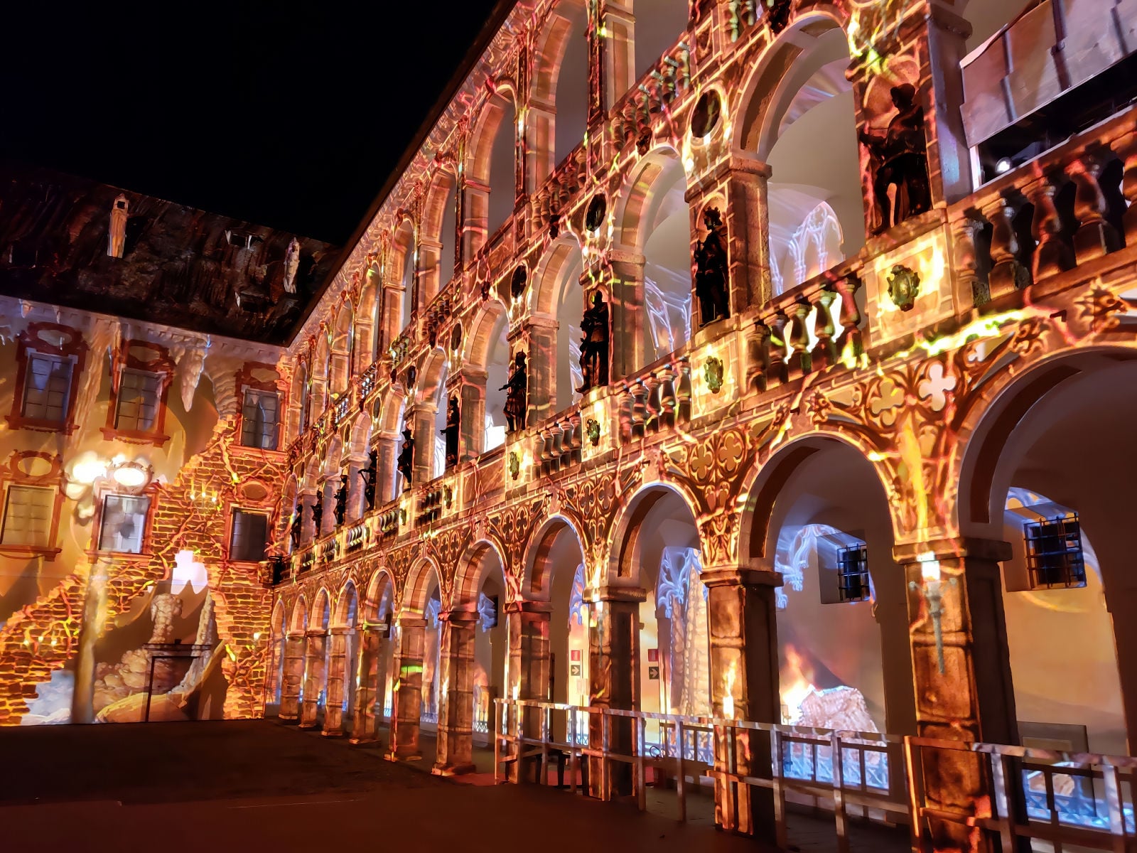 brixen christmas light music show