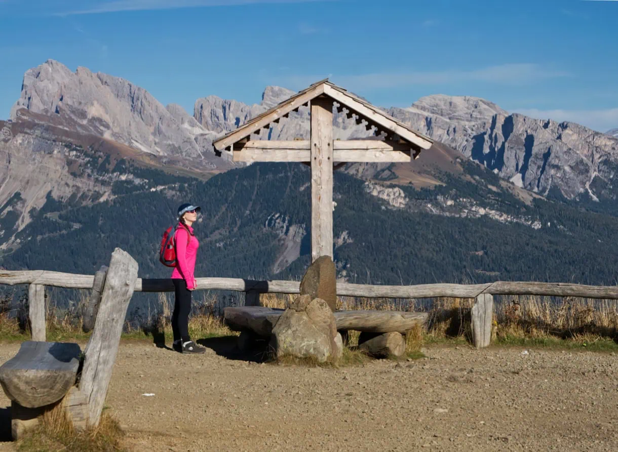 Wander Bullaccia: A Spellbinding Hike to the Hexenbänke in the Dolomites 16 bullaccia fillner kreuz