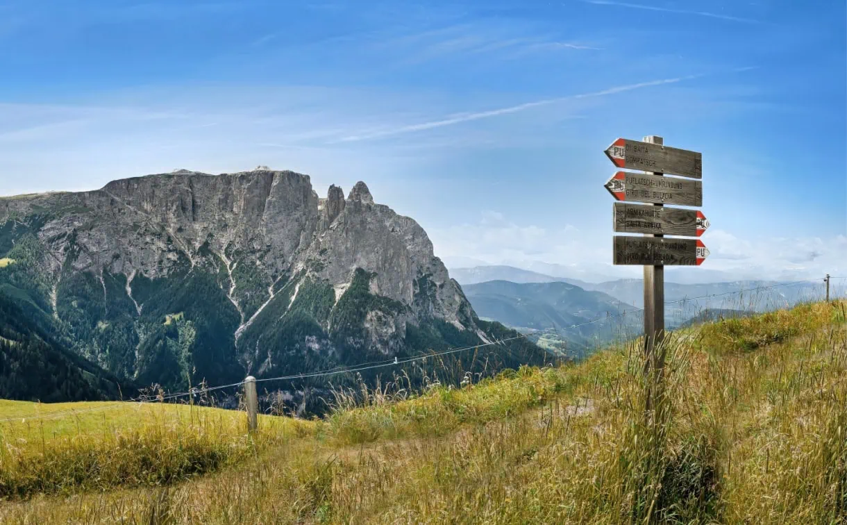 Wander Bullaccia: A Spellbinding Hike to the Hexenbänke in the Dolomites 2 bullaccia loop puflatsch hike