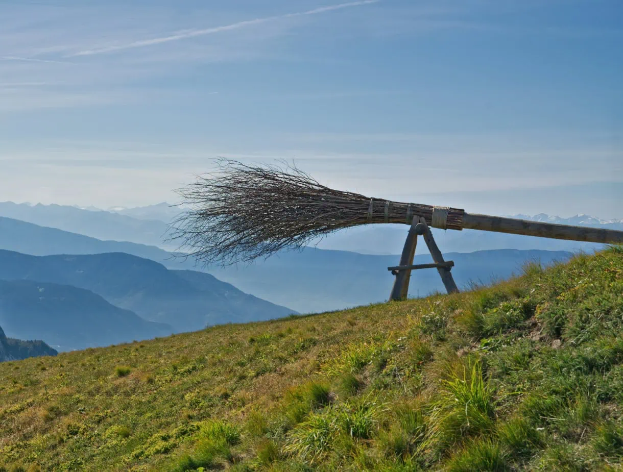 Wander Bullaccia: A Spellbinding Hike to the Hexenbänke in the Dolomites 19 bullaccia puflatsch witches broom