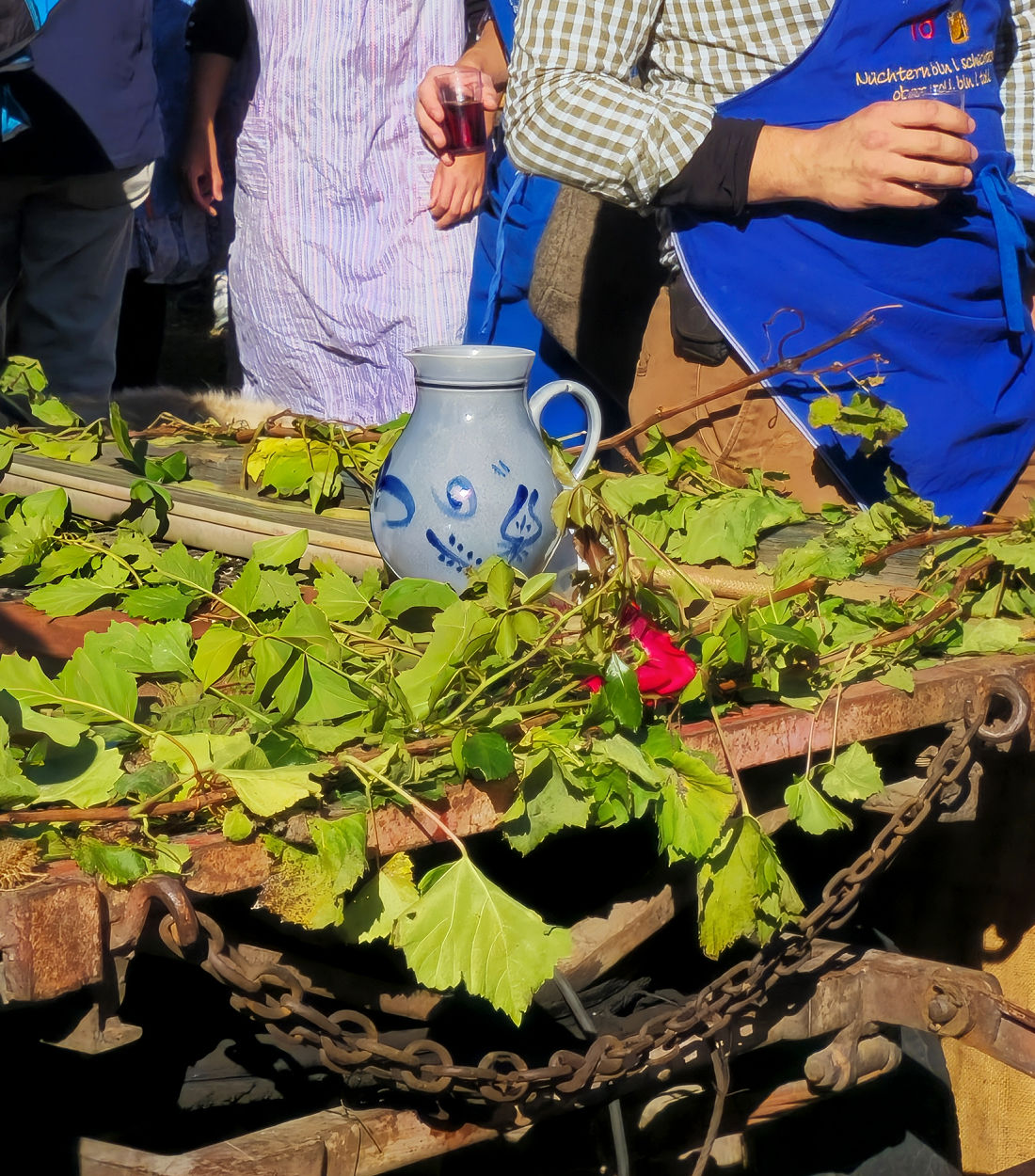 From Vine to Village: Raise a Glass at South Tyrol's Last Load of Grapes Festival 14 girlan last grape load wine pitcher