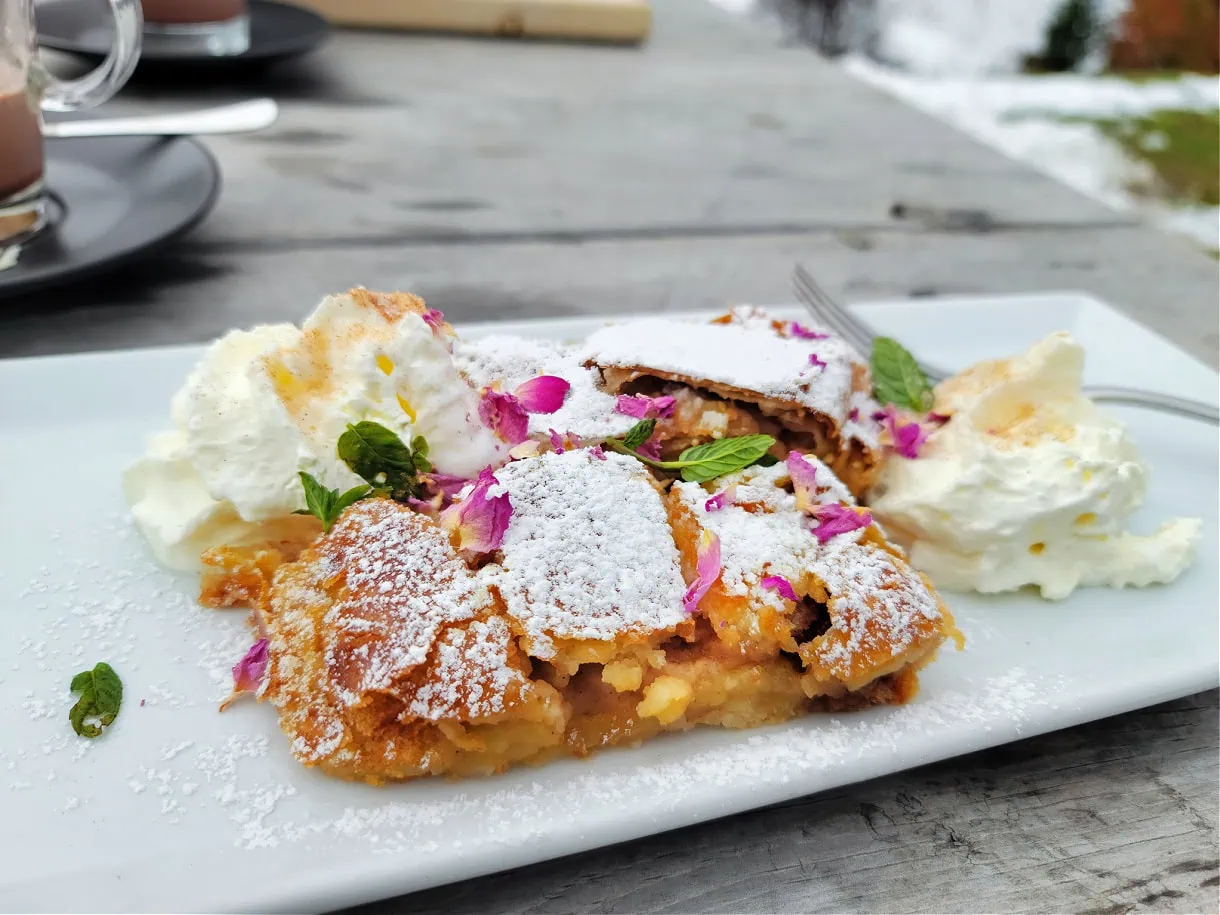 gostner schwaige apfel strudel