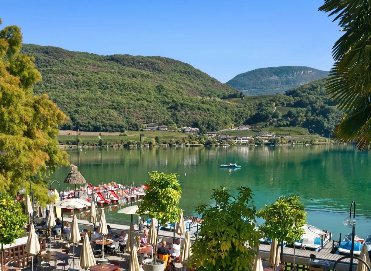 Beyond the Peaks: 12 Must-See Lakes in South Tyrol and the Dolomites 17 A restaurant on the shore of Lago di Caldaro.