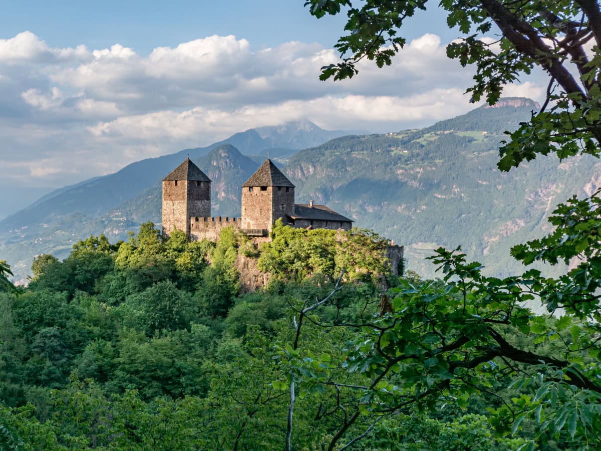 schloss leonburg lana merano region