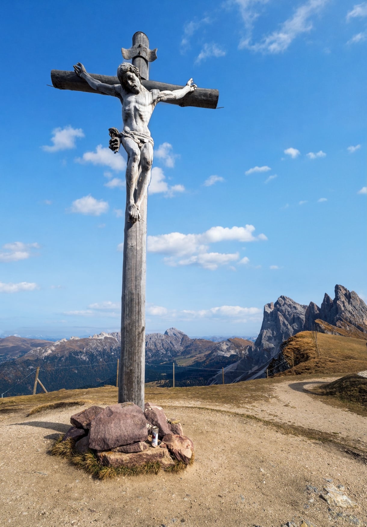 Hiking Seceda: Your 2026 Guide to the Dolomites' Most Iconic Peaks 11 seceda summit cross