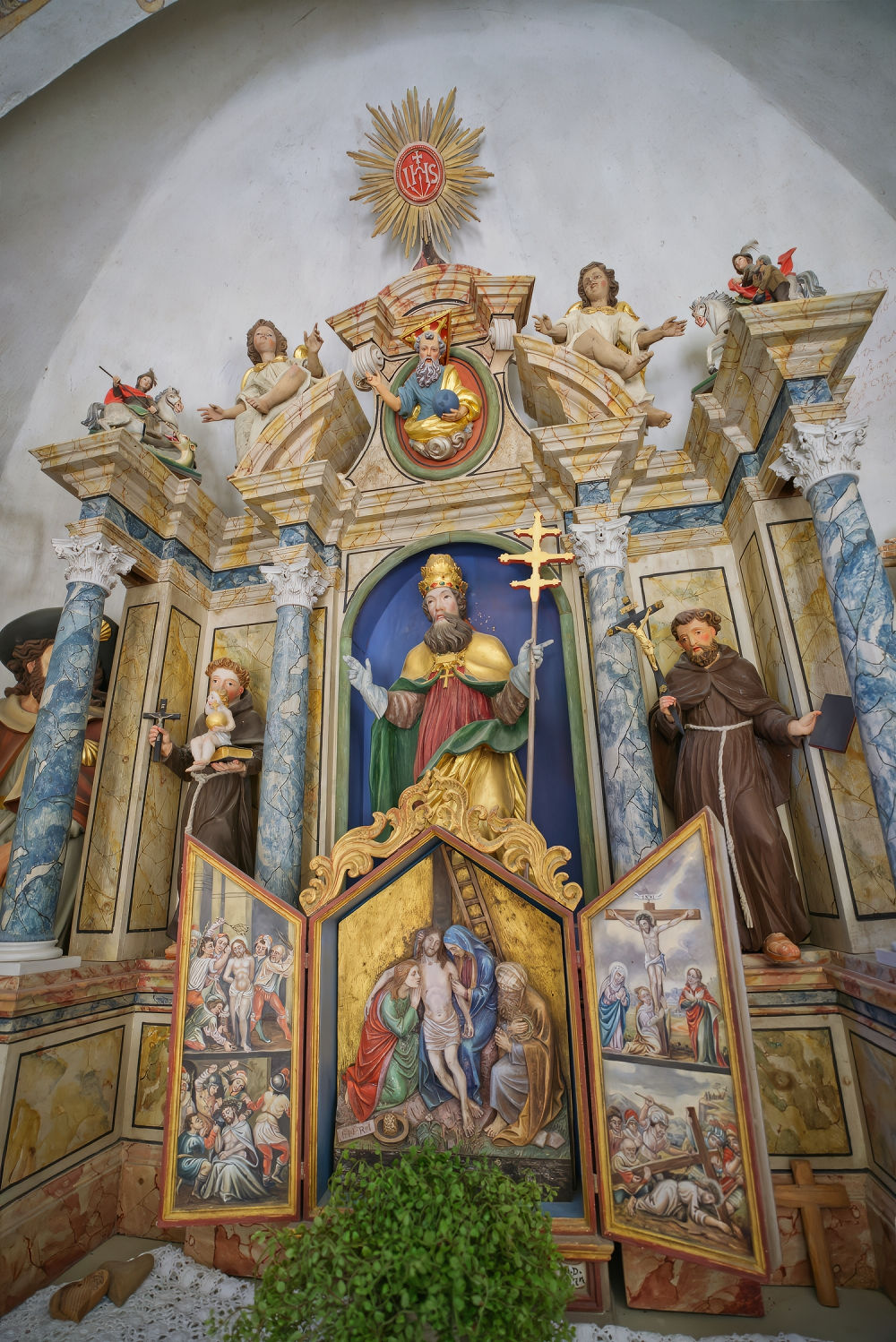 st slyvester chapel interior vallunga
