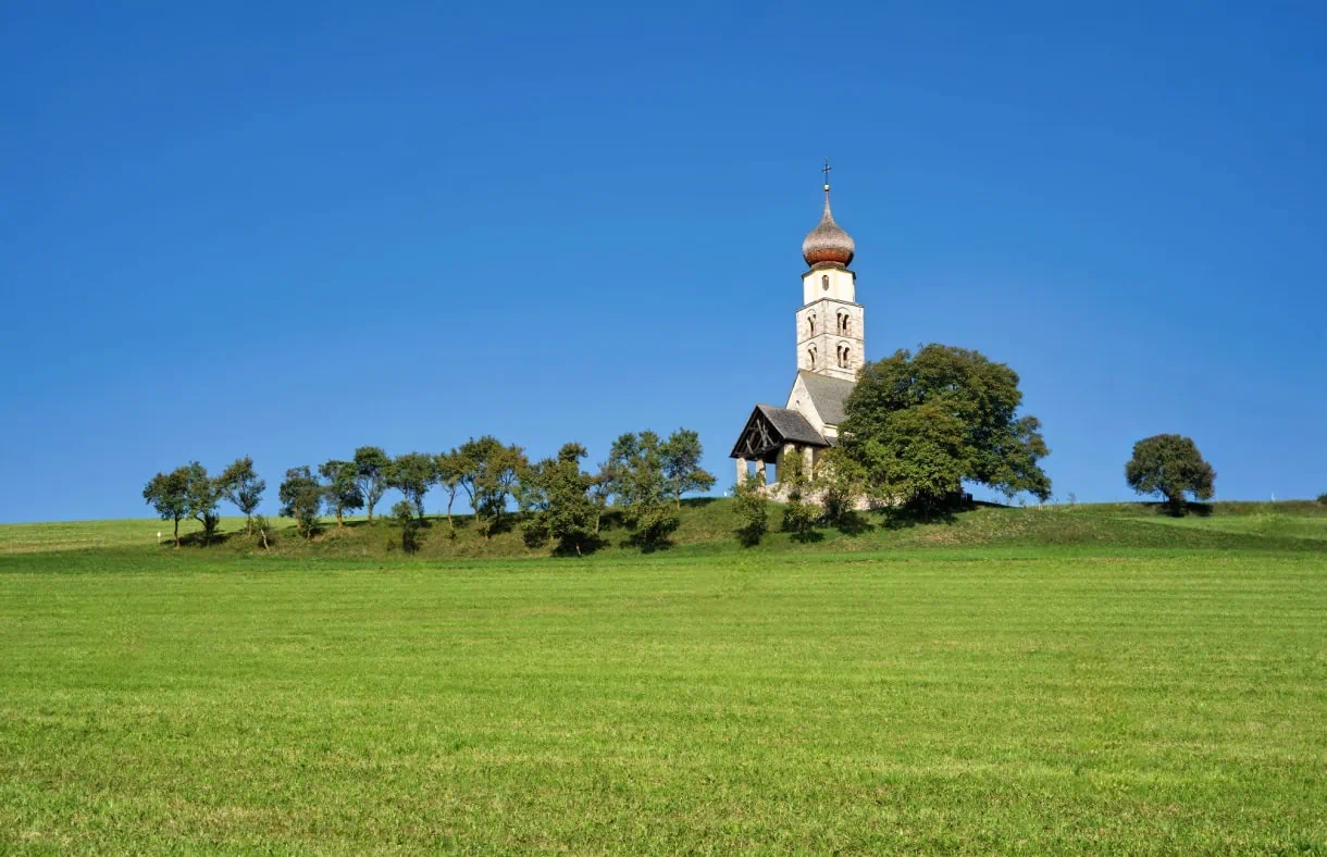st valentin church alpine meadow 1