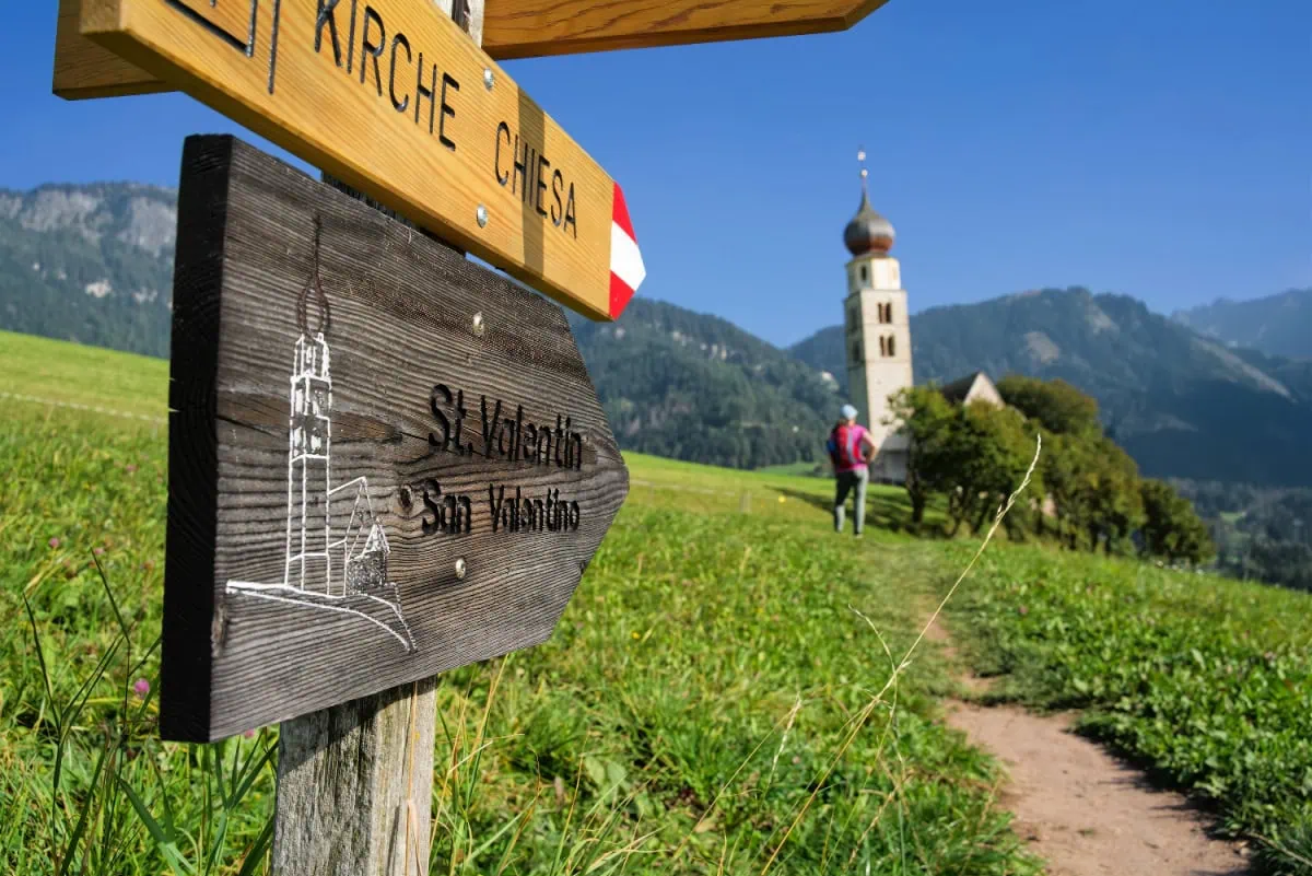 st valentin church trail sign