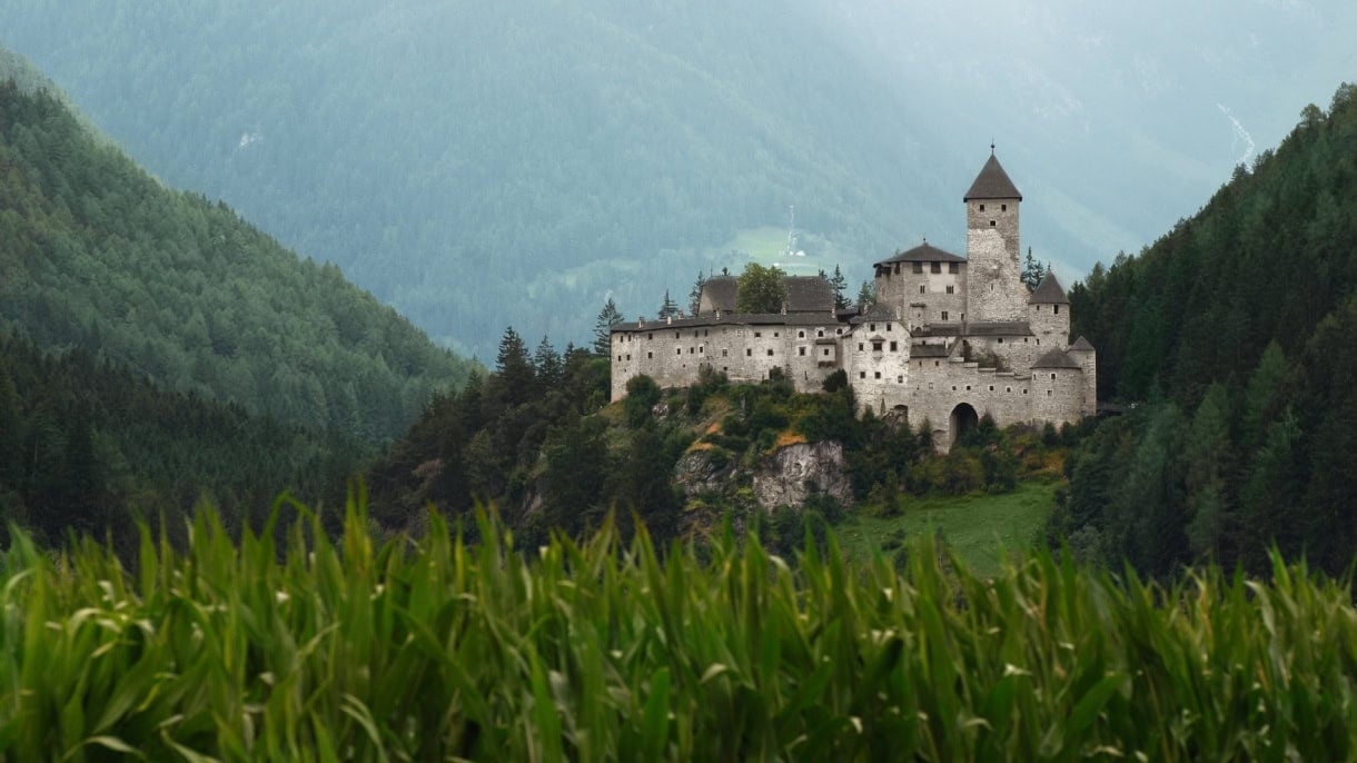 taufers castle pustertal
