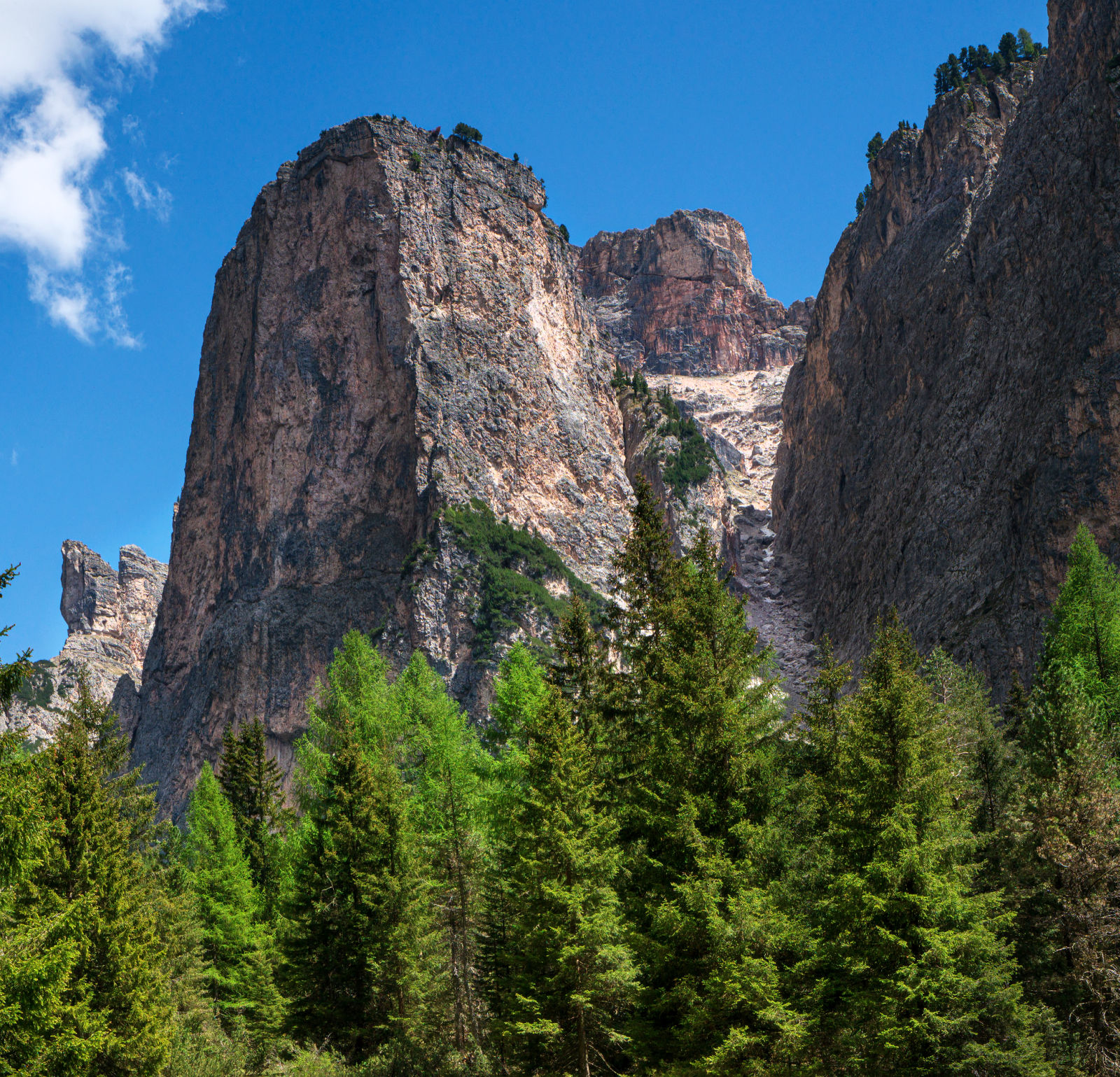vallunga cliffs